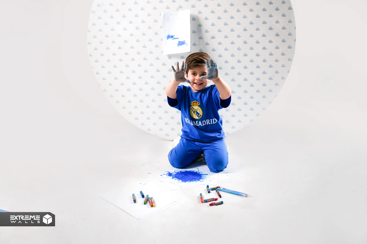 Kids’ vinyl wallpapers from Pampoo, non-toxic, allergy-free, dirt and stain resistant.