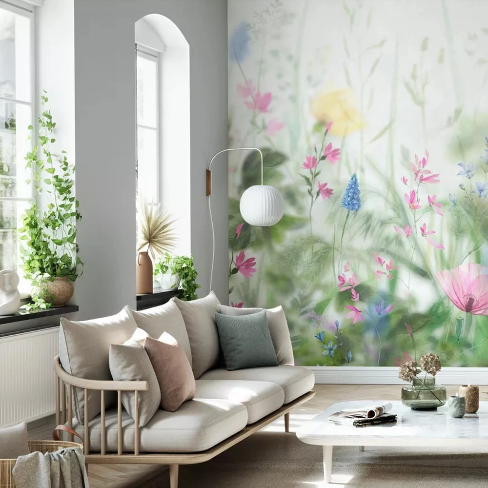 The combination of simple wallpaper with flowers