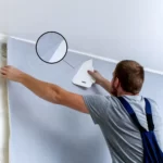 نحوه از بین بردن حباب زیر کاغذ دیواری