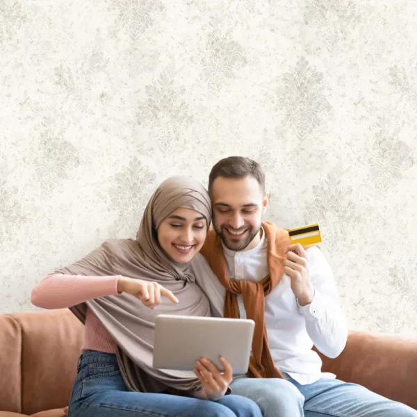 کاغذ دیواری طرح داماسک پتینه کد ۷۱۳۳ خانواده