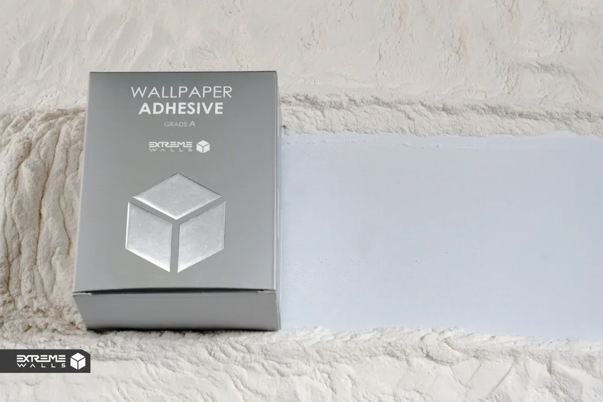 کاغذ دیواری یا گچکاری؟ بهترین راه پنهان کردن ترکهای عمیق دیوار 11 چسب کاغذ دیواری اکستریم والز