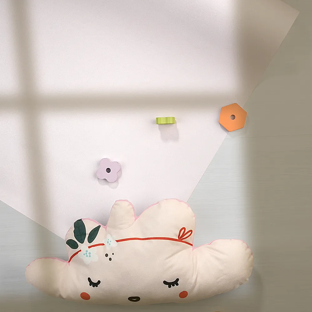 کاغذ دیواری کودک طرح ساده | صورتی کد 12014 9 کاغذ دیواری کودک طرح ساده | صورتی کد 12014 عروسک