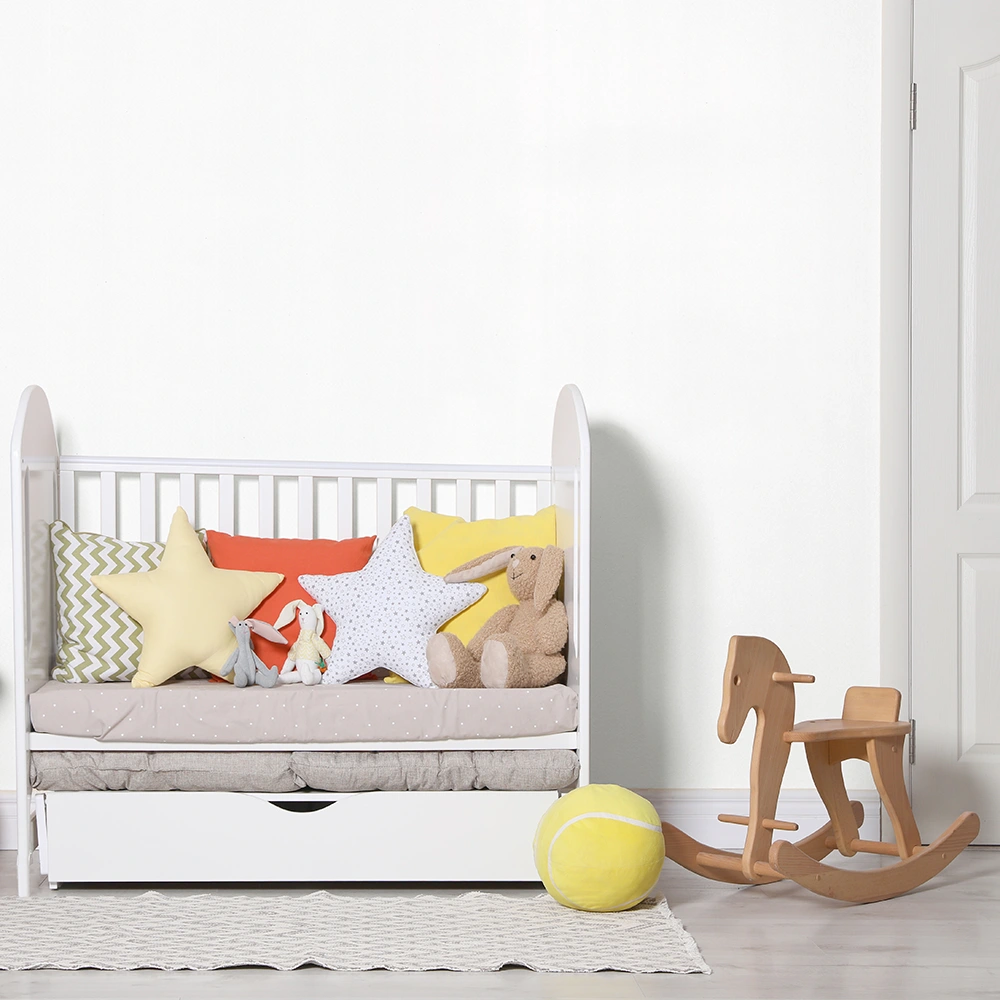 کاغذ دیواری کودک طرح ساده | سفید کد 12068 4 کاغذ دیواری کودک طرح ساده | سفید کد 12068 تخت خواب