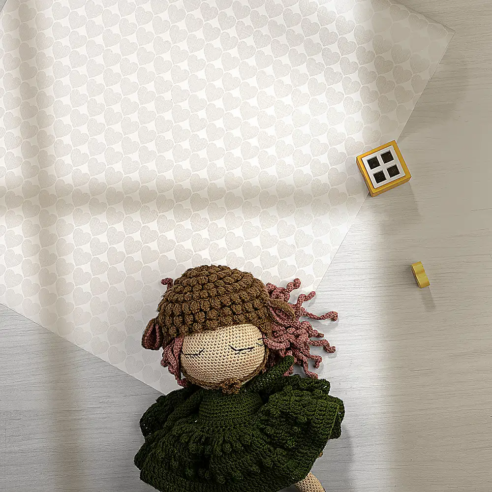 کاغذ دیواری کودک طرح قلب | کرم کد 12076 10 کاغذ دیواری کودک طرح قلب | کرم کد 12076 عروسک