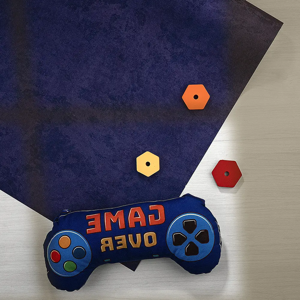 کاغذ دیواری کودک طرح ساده | سرمهای کد 12102 8 کاغذ دیواری کودک طرح ساده | سرمهای کد 12102 عروسک