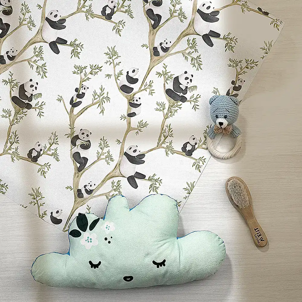 کاغذ دیواری کودک طرح پاندای درختی | سفید کد 12109 11 کاغذ دیواری کودک طرح پاندای درختی | سفید کد 12109 عروسک