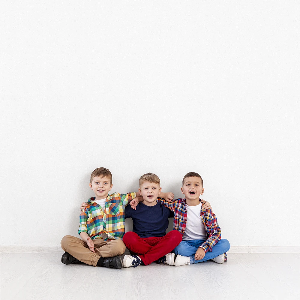 کاغذ دیواری کودک طرح ساده | سفید کد 12111 2 کاغذ دیواری کودک طرح ساده | سفید کد 12111 3 کودک