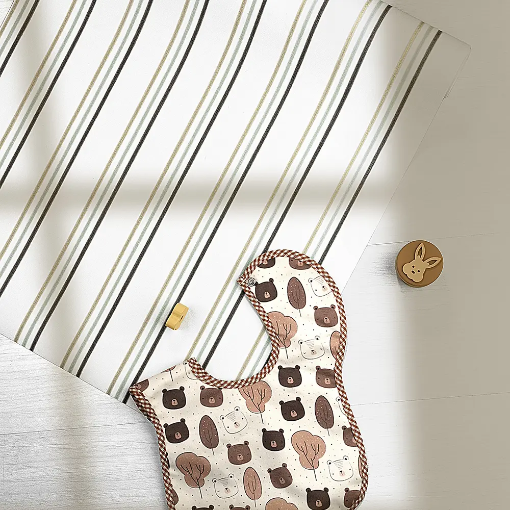 کاغذ دیواری کودک طرح راهراه | سبز کد 12120 9 کاغذ دیواری کودک طرح راهراه | سبز کد 12120 پیشبند کودک